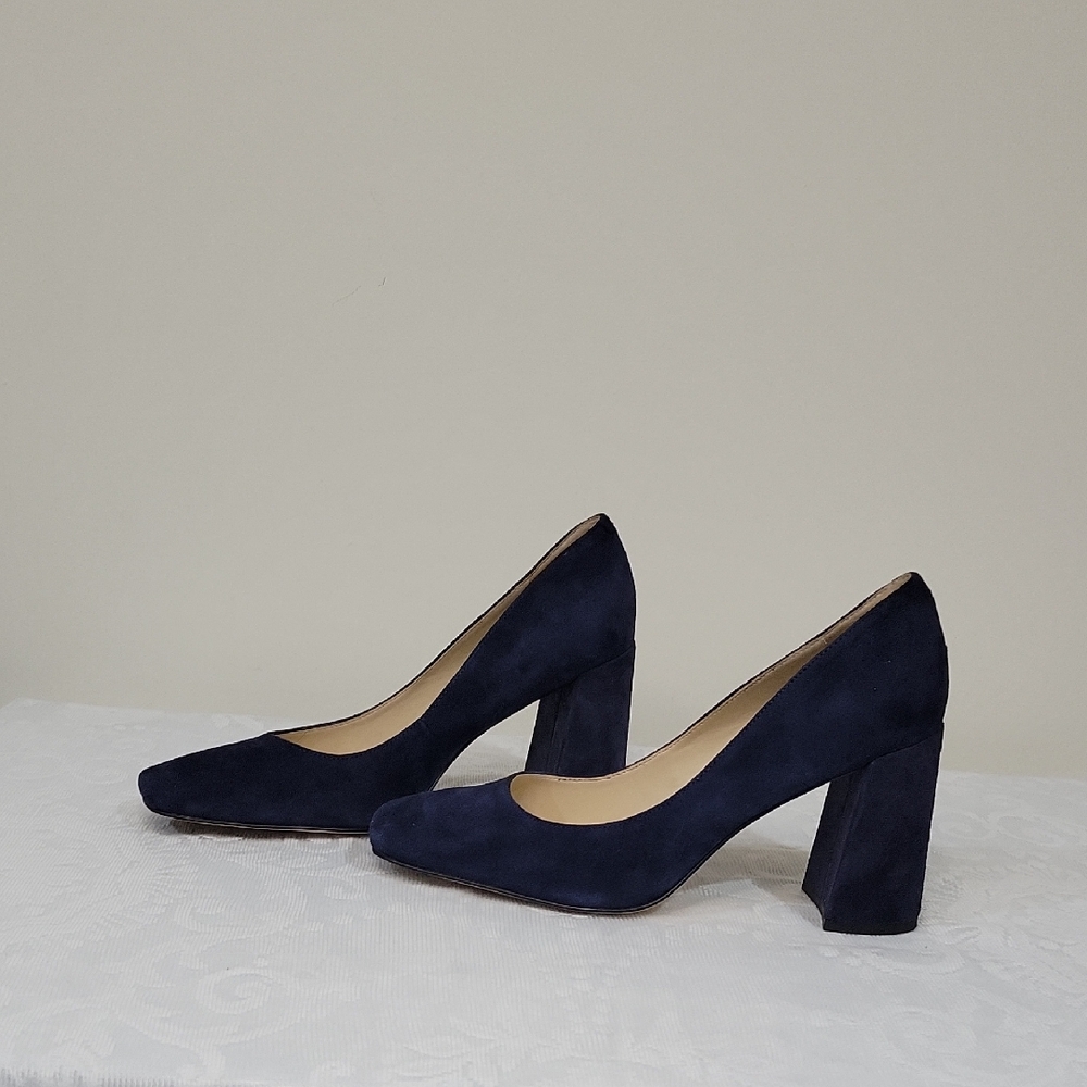 Nine West Navy Blue Suede Block Heels LIKE NEW Size 8.5 - Picture 2 of 11